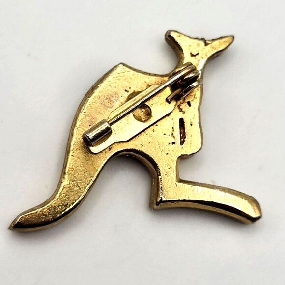 Small Vintage Goldtone Kangaroo Pin with Opal Flake Inlay - Picture 3 of 4
